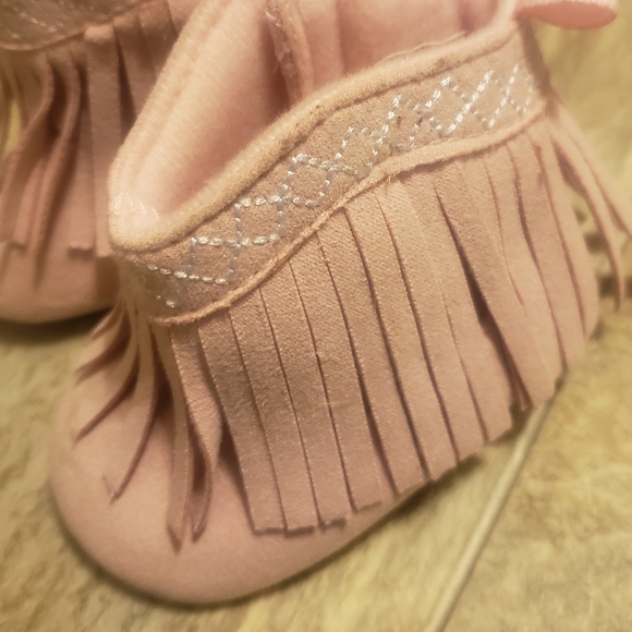 Baby girl moccasin styled boots - Picture 3 of 4